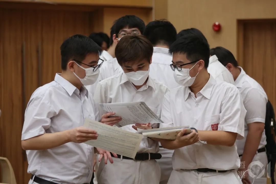 别再卷高考了！一个香港身份就能让您孩子教育“躺赢”