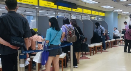 马上都2025年了，竟然还有人神化香港身份？