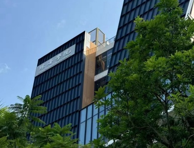 为了孩子赴港读研，大龄家长的实力决定了能去的港硕院校