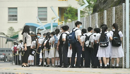 真相曝光！内地新来港孩子香港插班到底要不要降级？