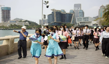 深圳培侨惊现港籍生集体回流香港插班，背后真相竟是……